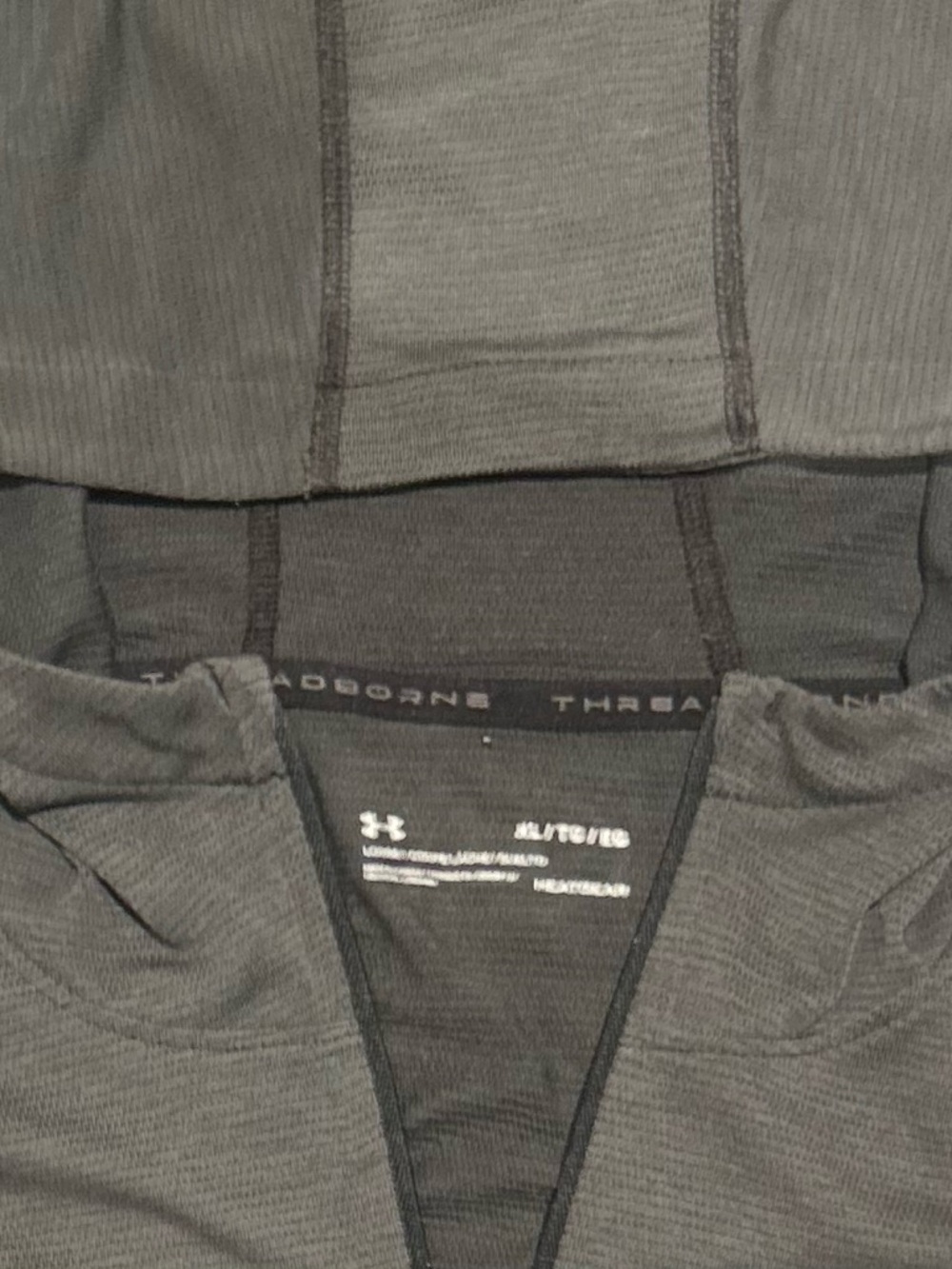 Under Armour Men’s Black Quarter-Zip Hooded Performance Top - Picture 5 of 5